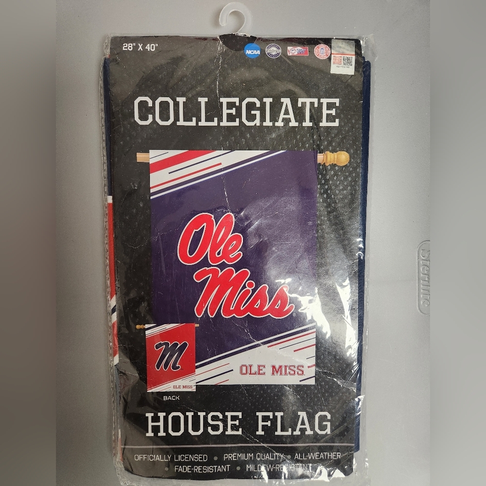 Ole Miss Collegiate House Flag - Red and Blue